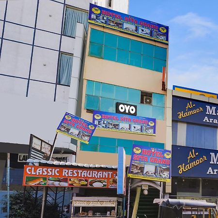 Hotel O Siro Inn Shamshabad Exteriör bild