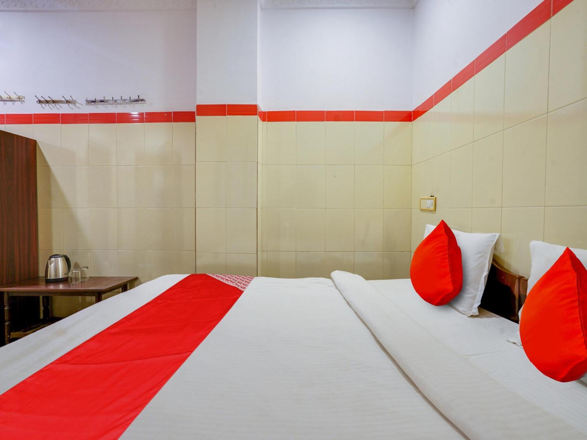Hotel O Siro Inn Shamshabad Exteriör bild