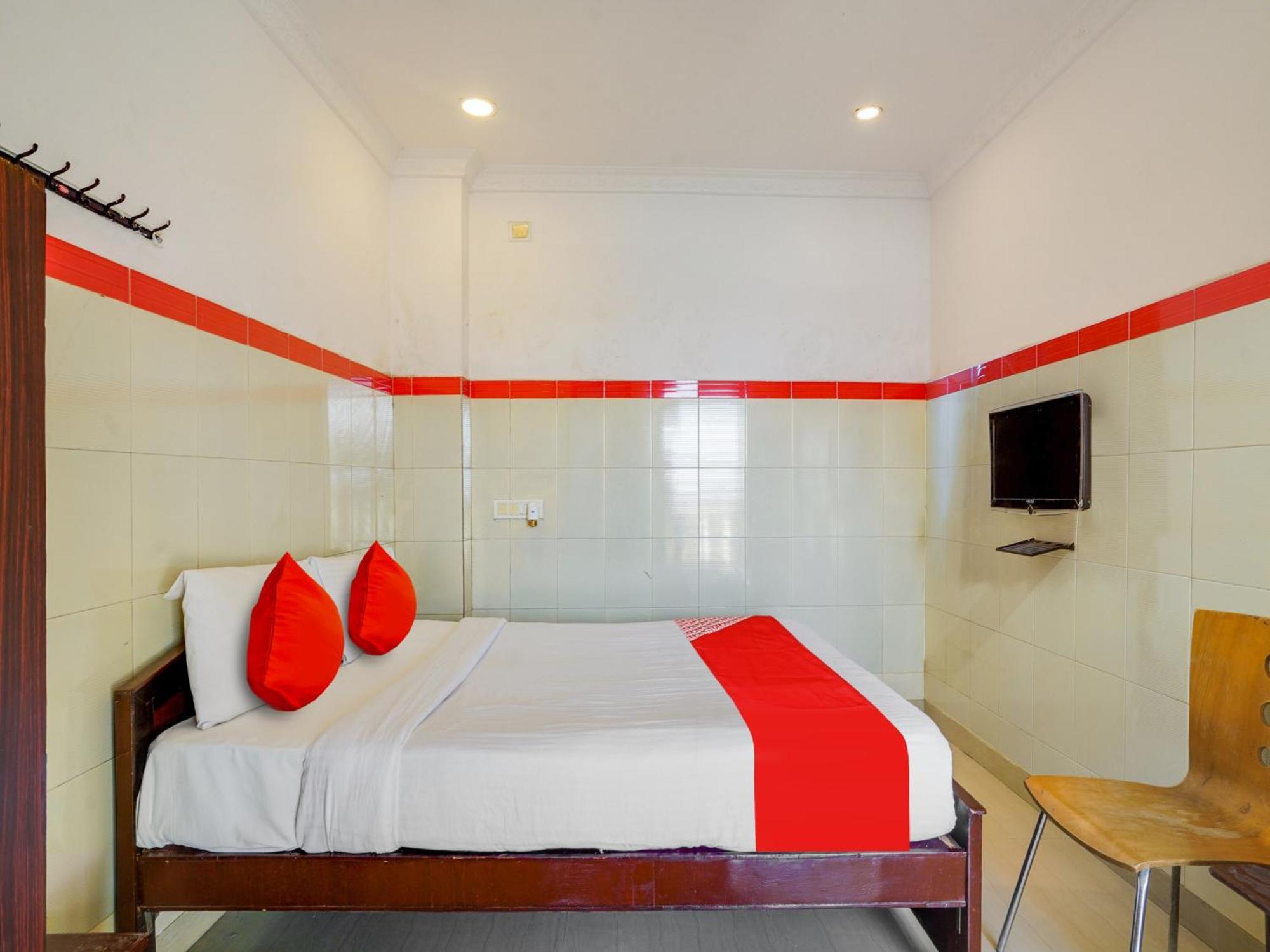 Hotel O Siro Inn Shamshabad Exteriör bild