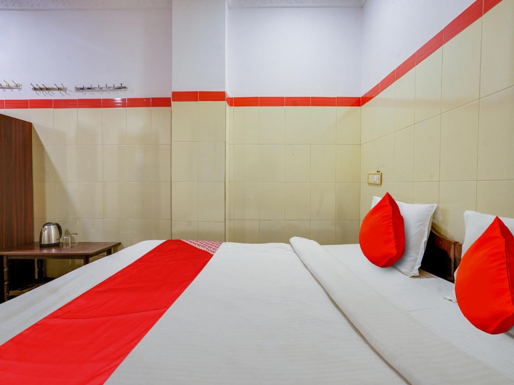 Hotel O Siro Inn Shamshabad Exteriör bild