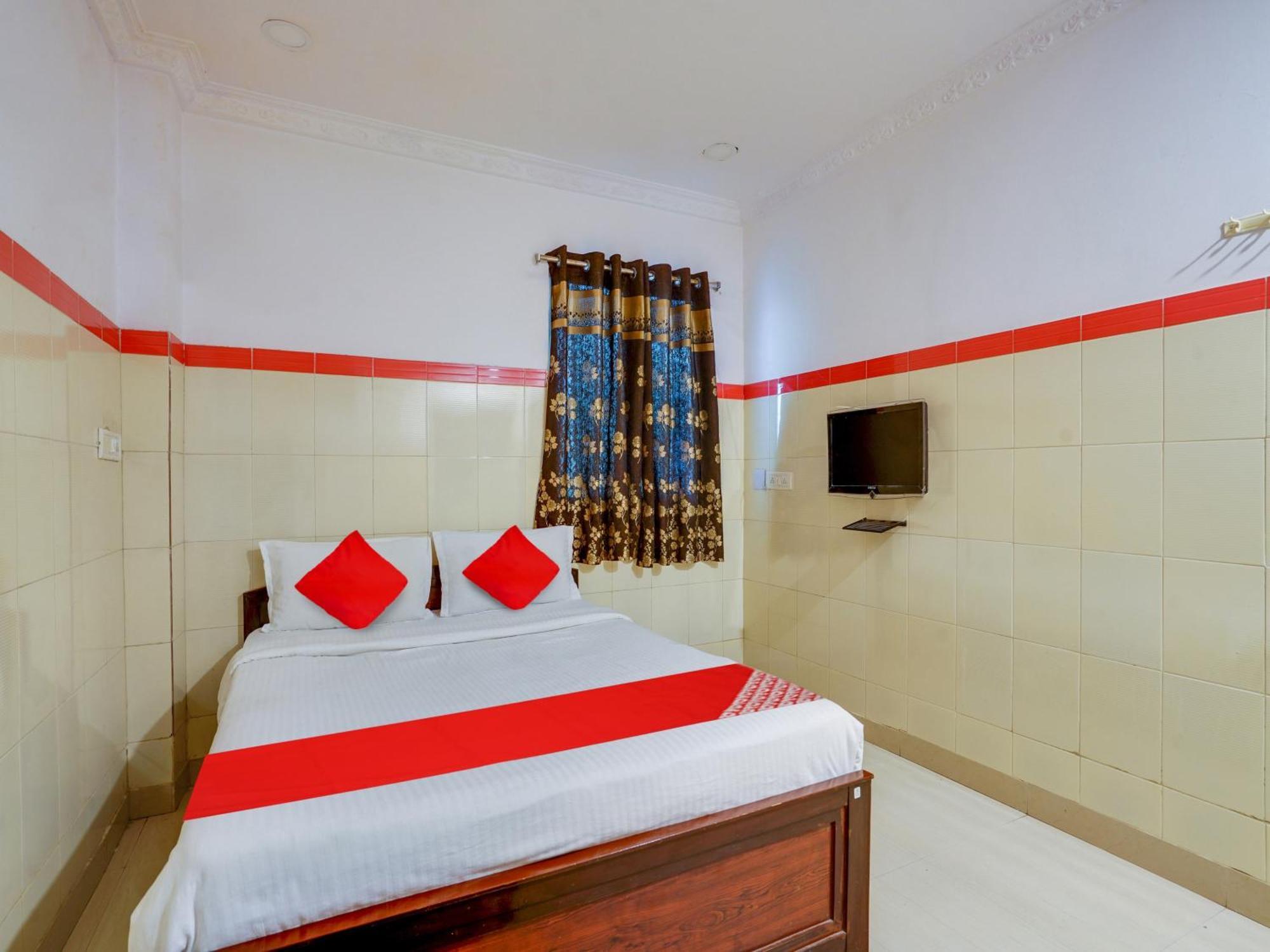 Hotel O Siro Inn Shamshabad Exteriör bild