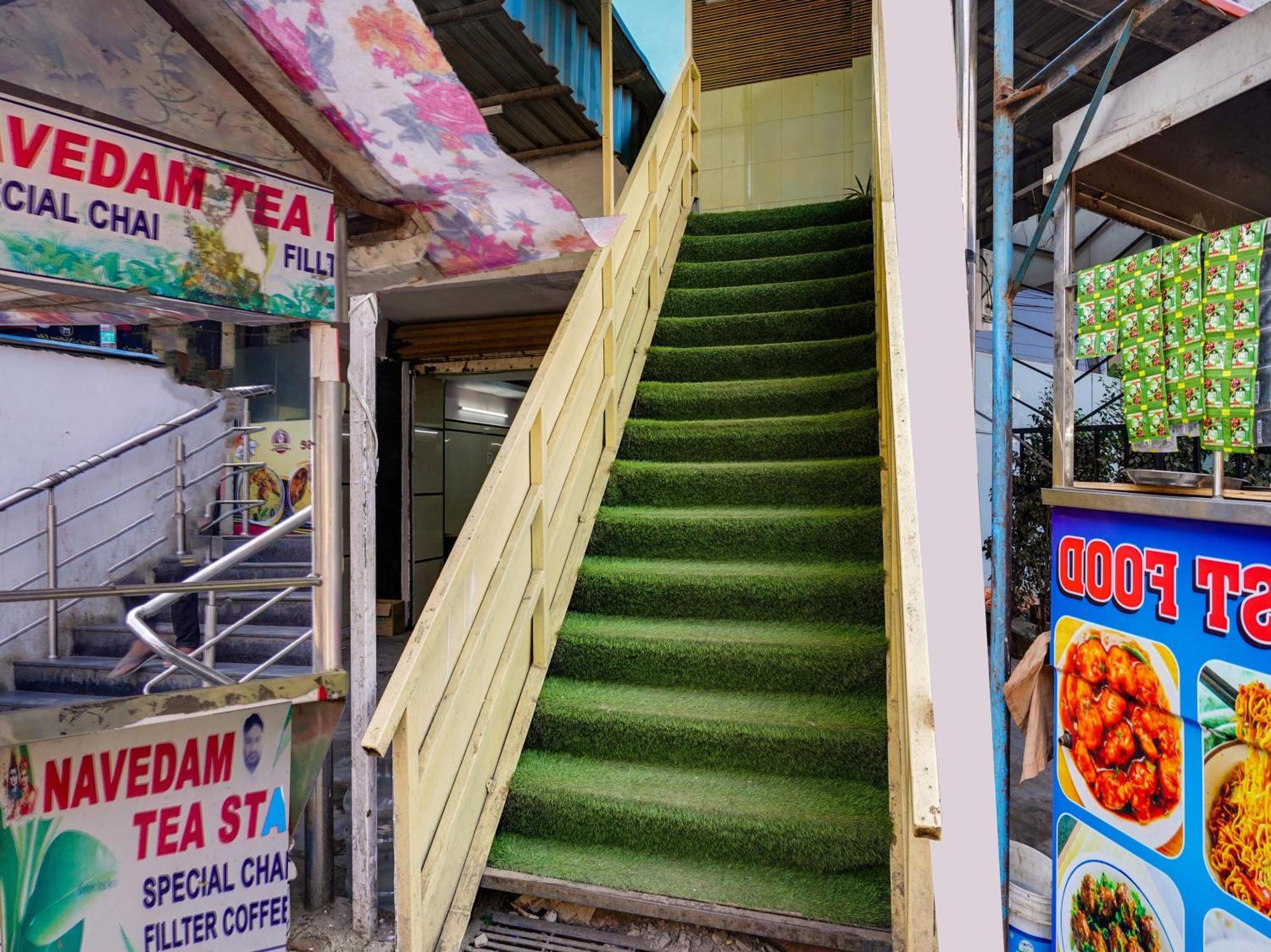 Hotel O Siro Inn Shamshabad Exteriör bild
