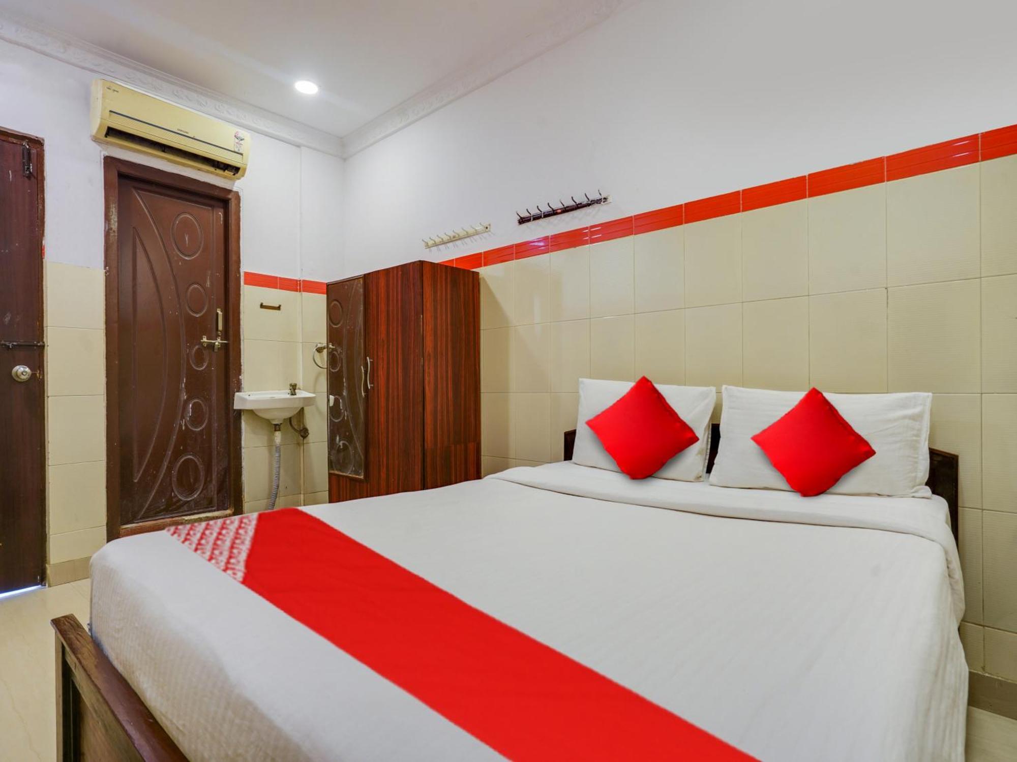 Hotel O Siro Inn Shamshabad Exteriör bild